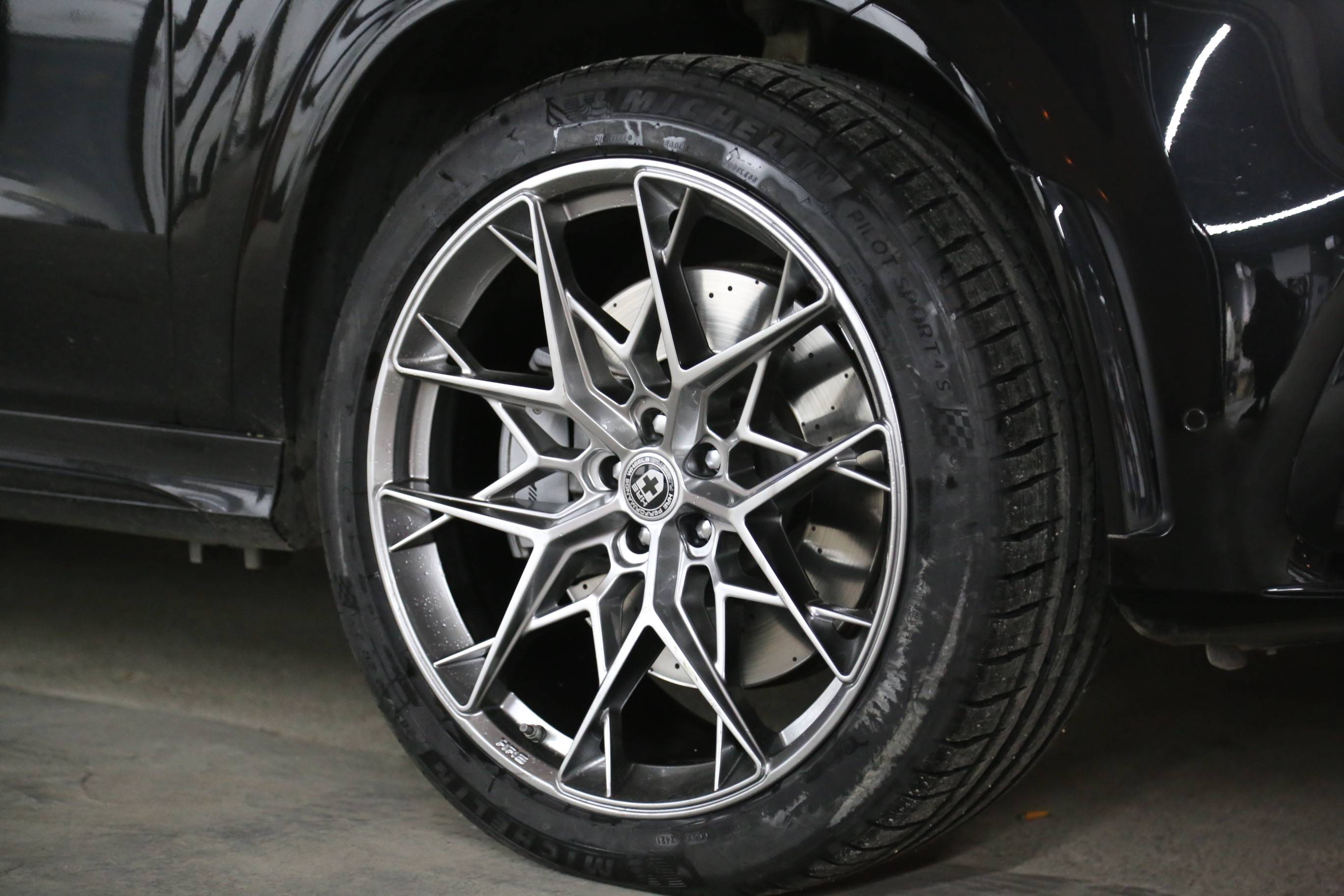 奔驰gle升级hre22寸锻造轮毂gle63包围阿基波罗刹车卡钳电吸门