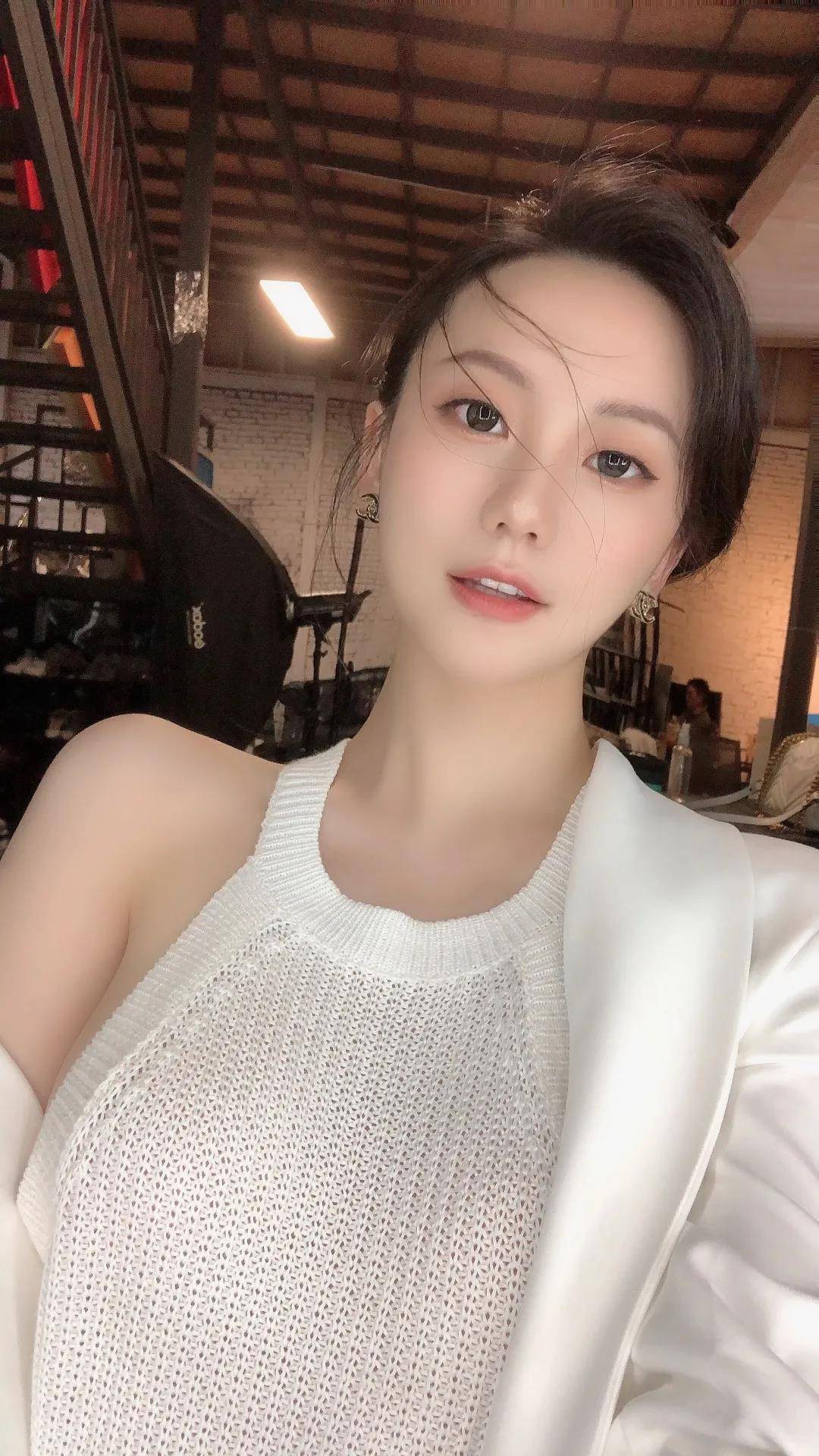 云福晋劳模的背后是2年7300个小时