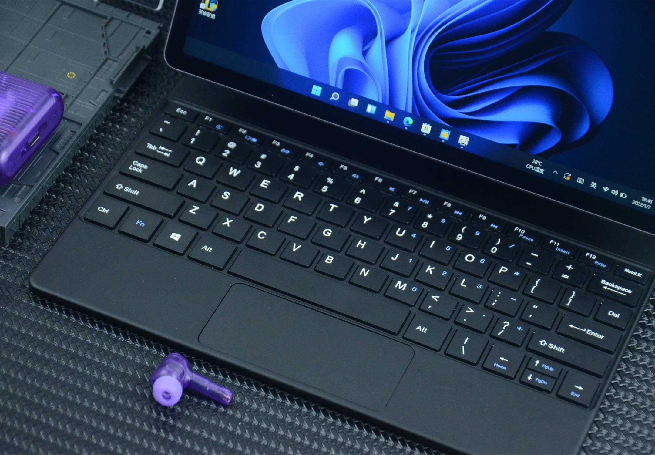 国产用心了！跑分超70万的二合一平板电脑：酷比魔方iWork GT随行本简评