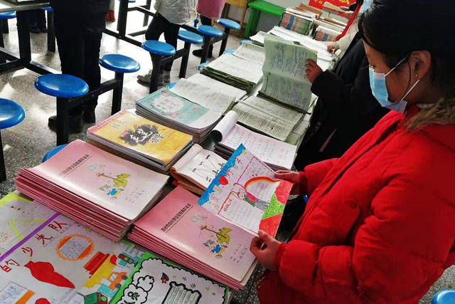 邓州市十林镇凤杨小学举行2021年秋期期末优秀作业评选活动