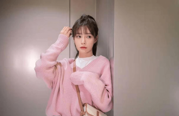 显得 穿搭少女心满地，小个子秋冬搭出大长腿！