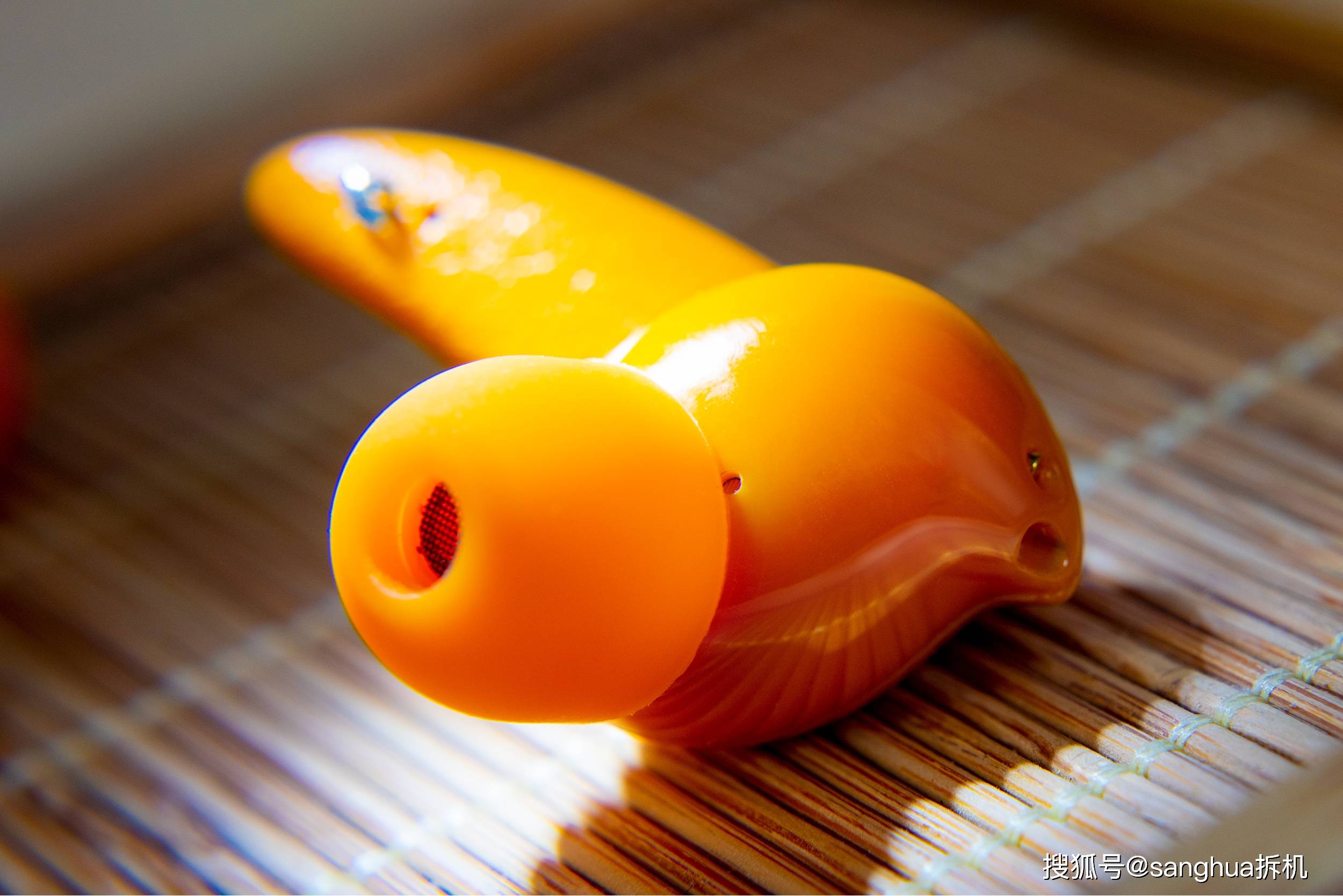 水中听音乐？乐旷陶瓷蓝牙耳机暴力测试