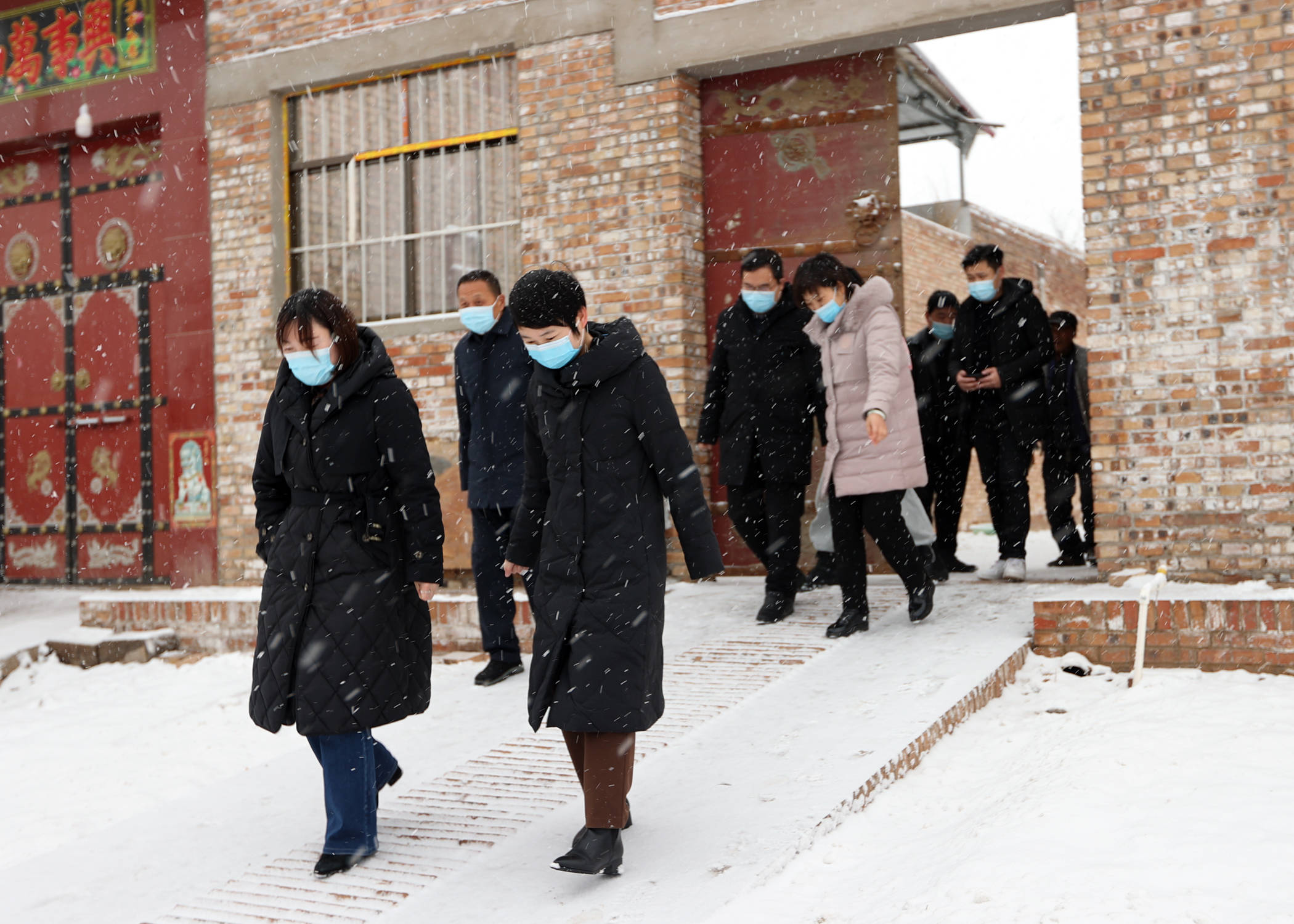 大荔县副县长高雪燕会同县慈善协会走访慰问羌白镇困难群众