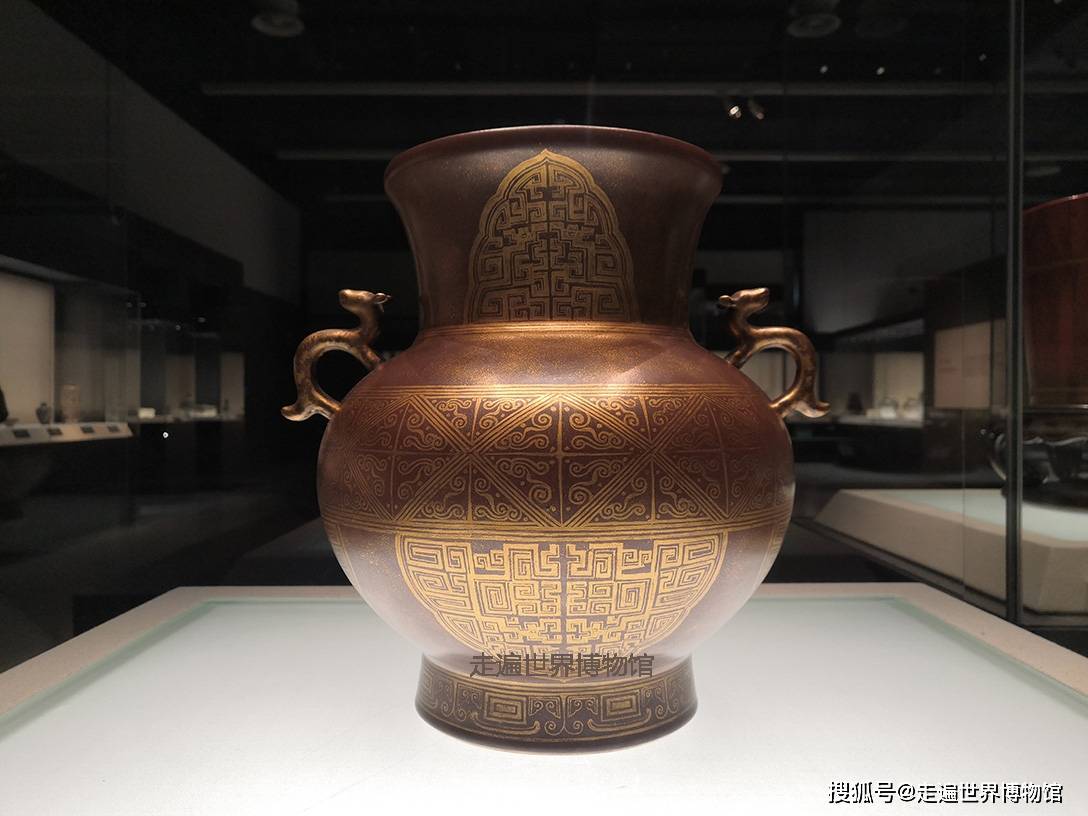 中国瓷器色彩纷呈,不仅有常见的红黄绿色,还有这等稀奇古怪之色 - 脉脉