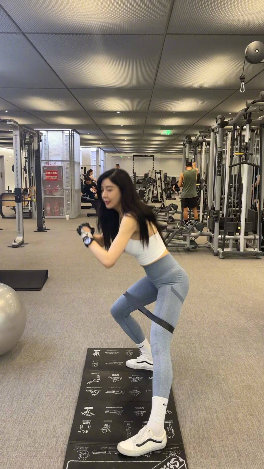 健身达人周韦彤教你日常修身美颜