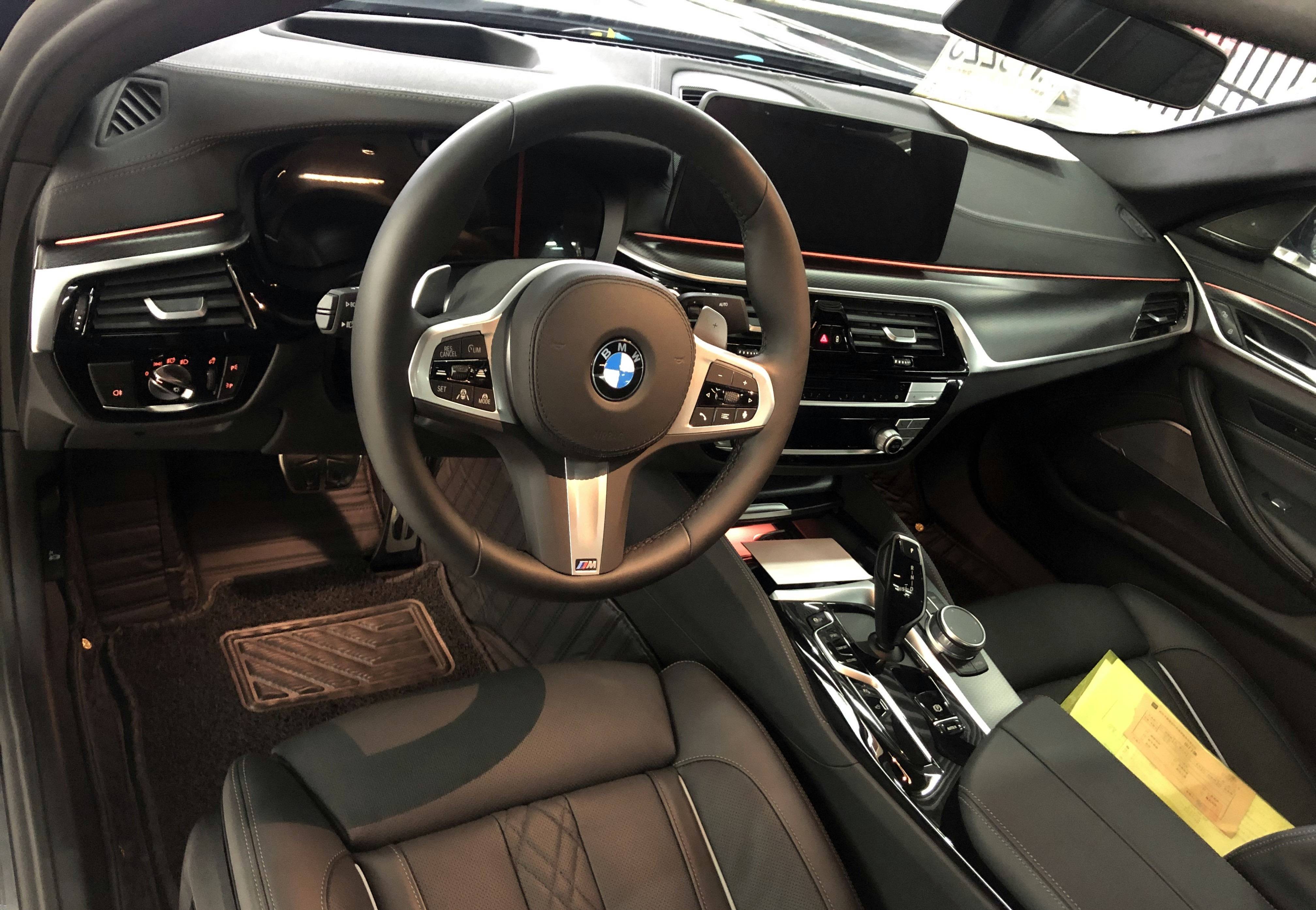 宝马540i风尚版提车下地70多万30t的5系确实不一样