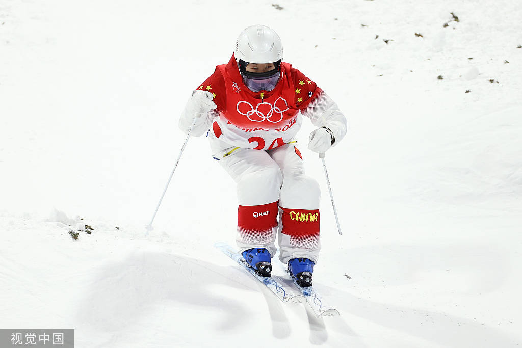 北京时间2月6日,北京2022年冬奥会女子雪上技巧资格赛第二轮的比赛在