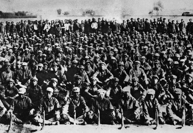 陕北高原游击战康世昌回忆延安游击队保卫延安