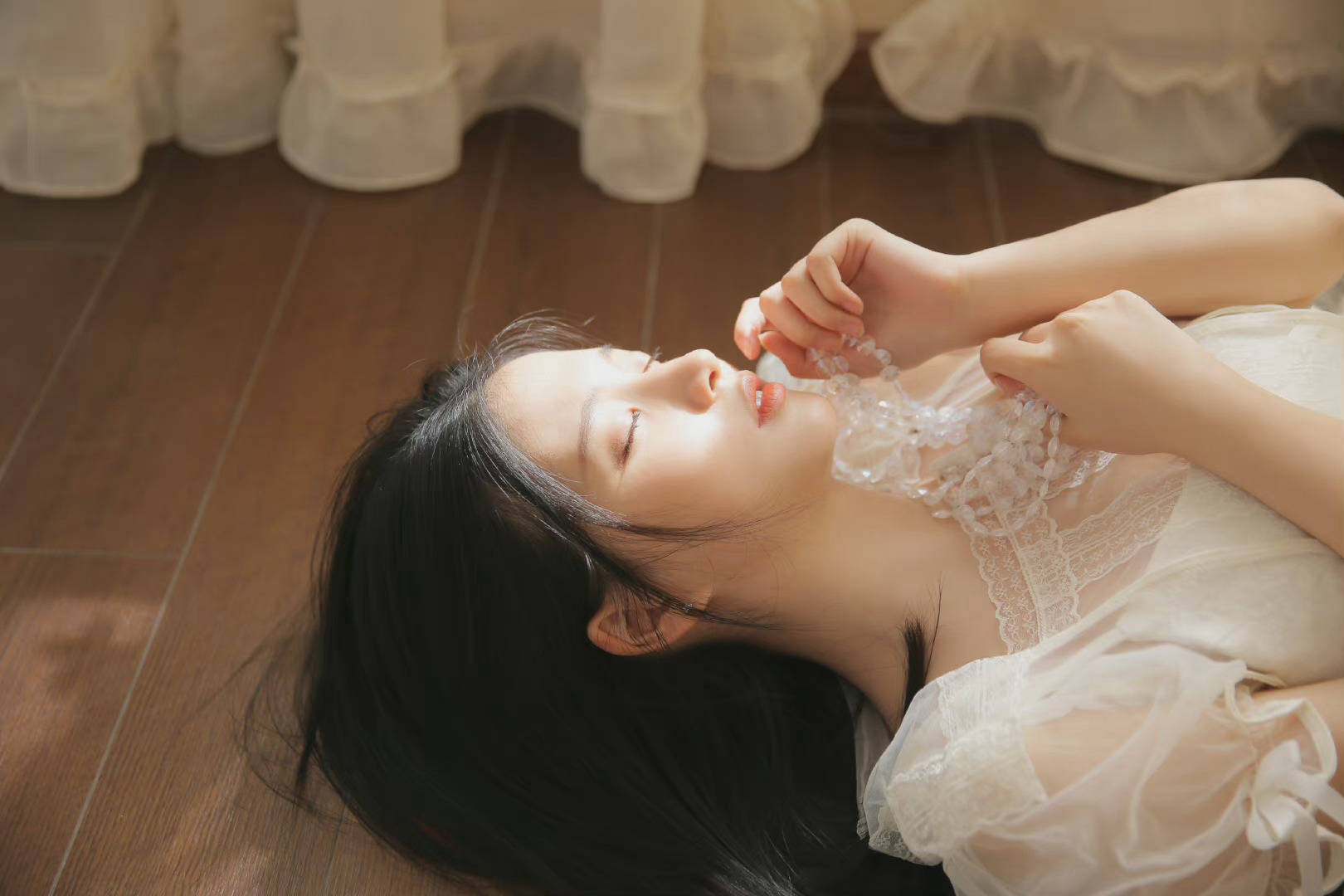 @Tzz 优质摄影推荐：《无限温柔》高颜值小姐姐居家纯欲写真