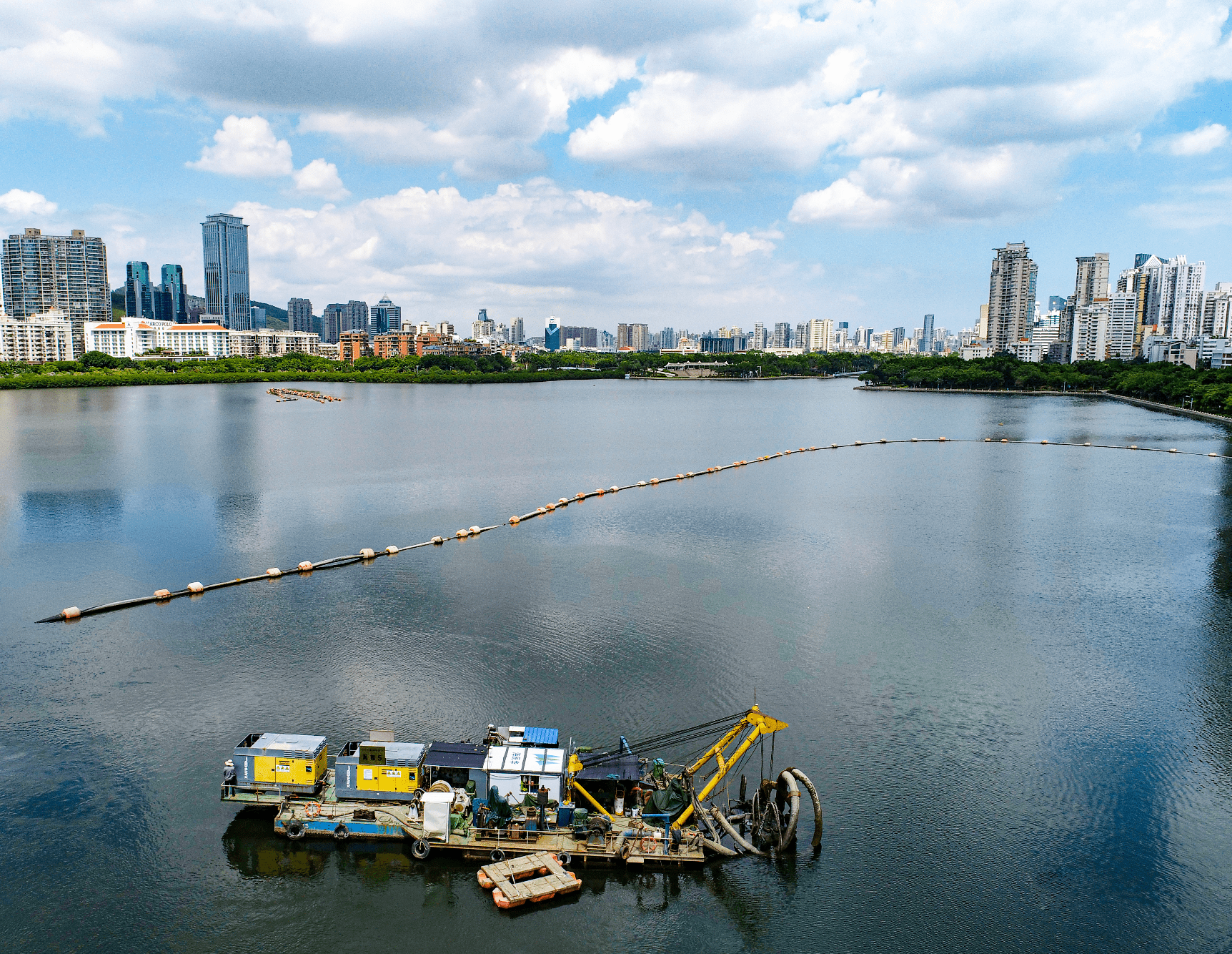 处理|中交上航局“驶入”厦门，筼筜湖近15年来最大规模清淤计划年内完工