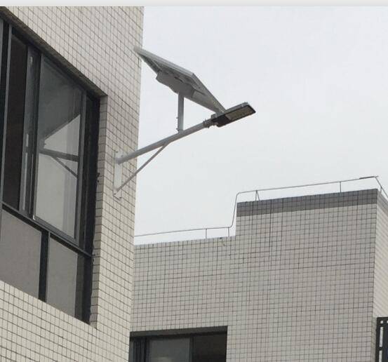 壁挂太阳能路灯的优势有哪些?_农村_工程_杆式