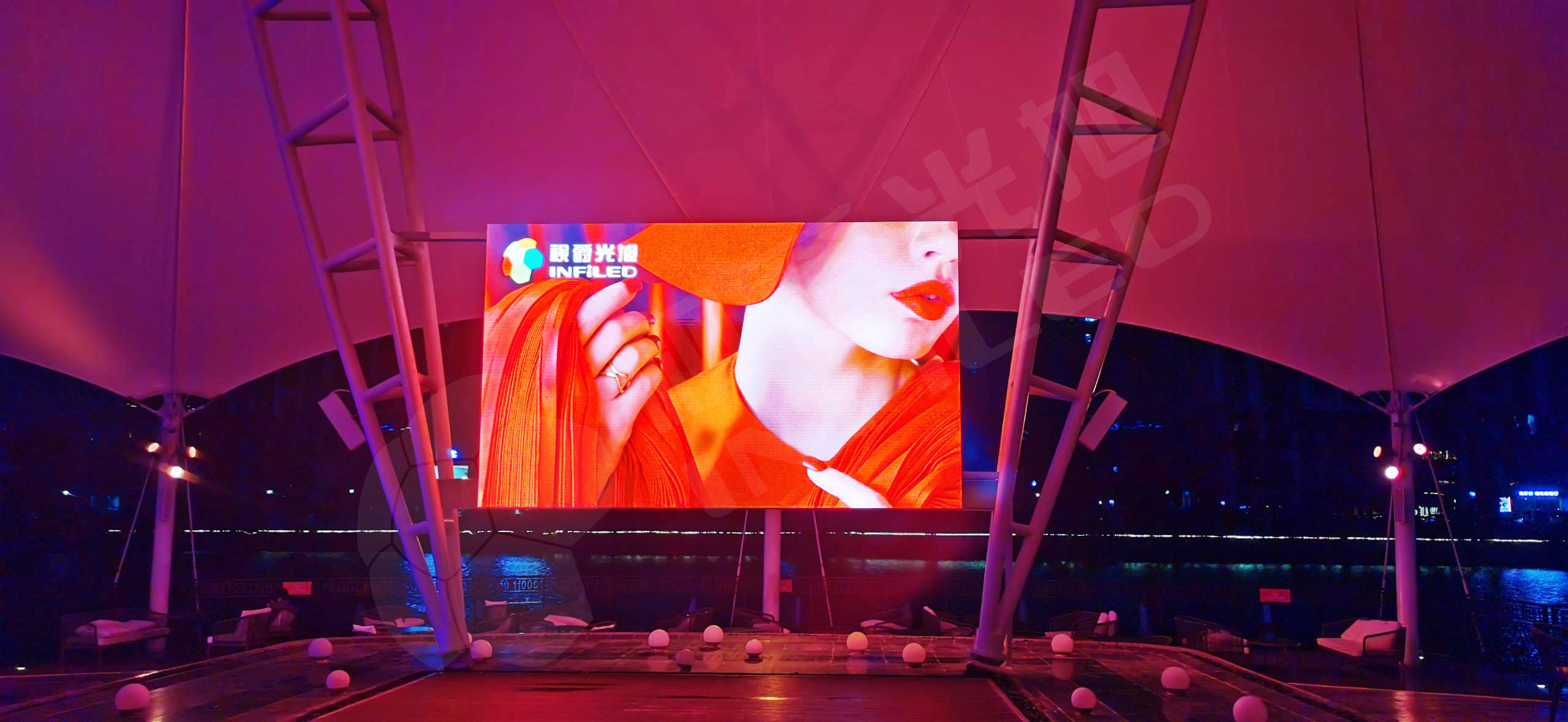 完美户外双面屏led显示屏为五星级酒店打造视觉新体验