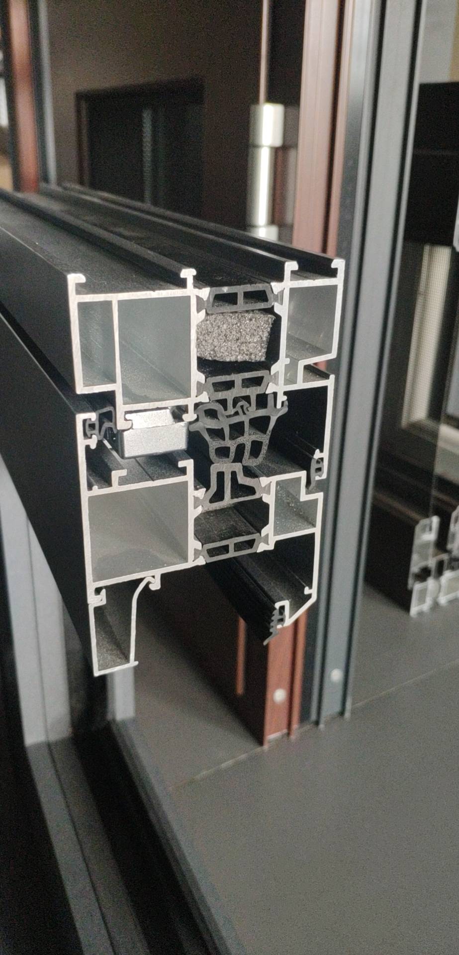 洛阳封阳台玻璃断桥铝门窗，关键是内部结构和玻璃看图对比