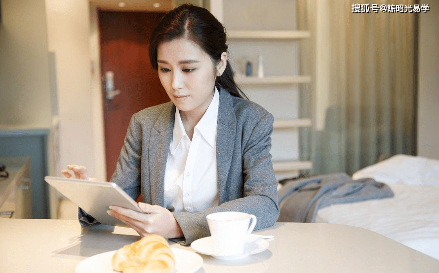 可有一番事业的女命,却因为这件事分身乏术_父母_工作_大运