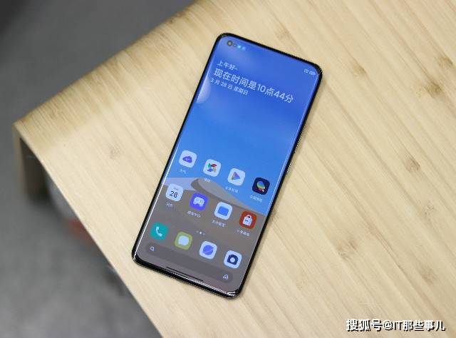 旗舰|从5699元到3969元 一年降价1730 比三星降价还狠的手机