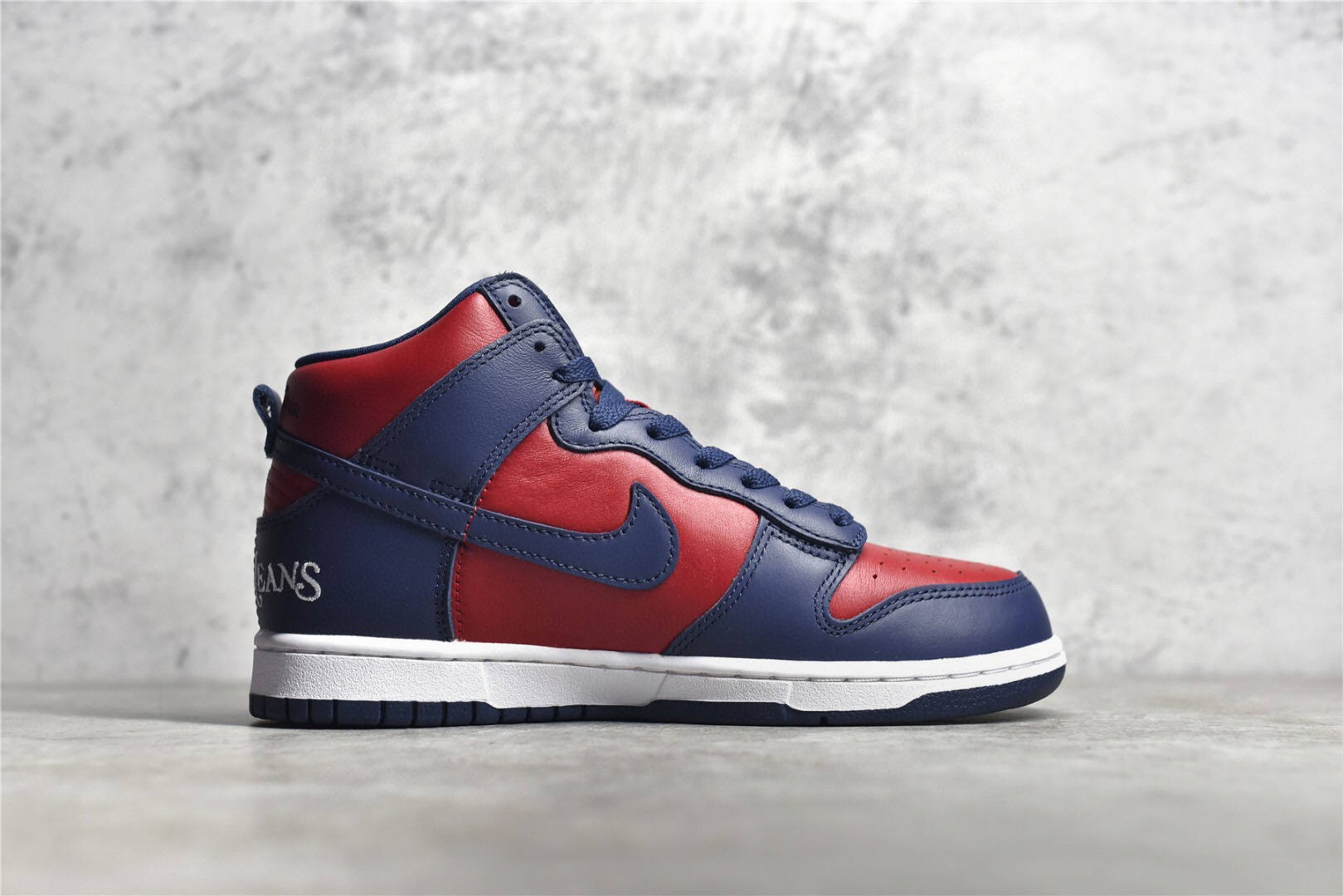 耐克联名supremexnikesbdunkbyanymeans蓝红爱心反转黑白高帮板鞋