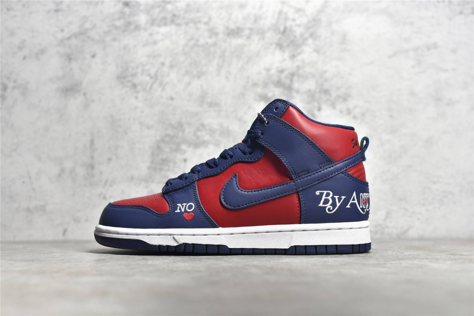 耐克联名supremexnikesbdunkbyanymeans蓝红爱心反转黑白高帮板鞋
