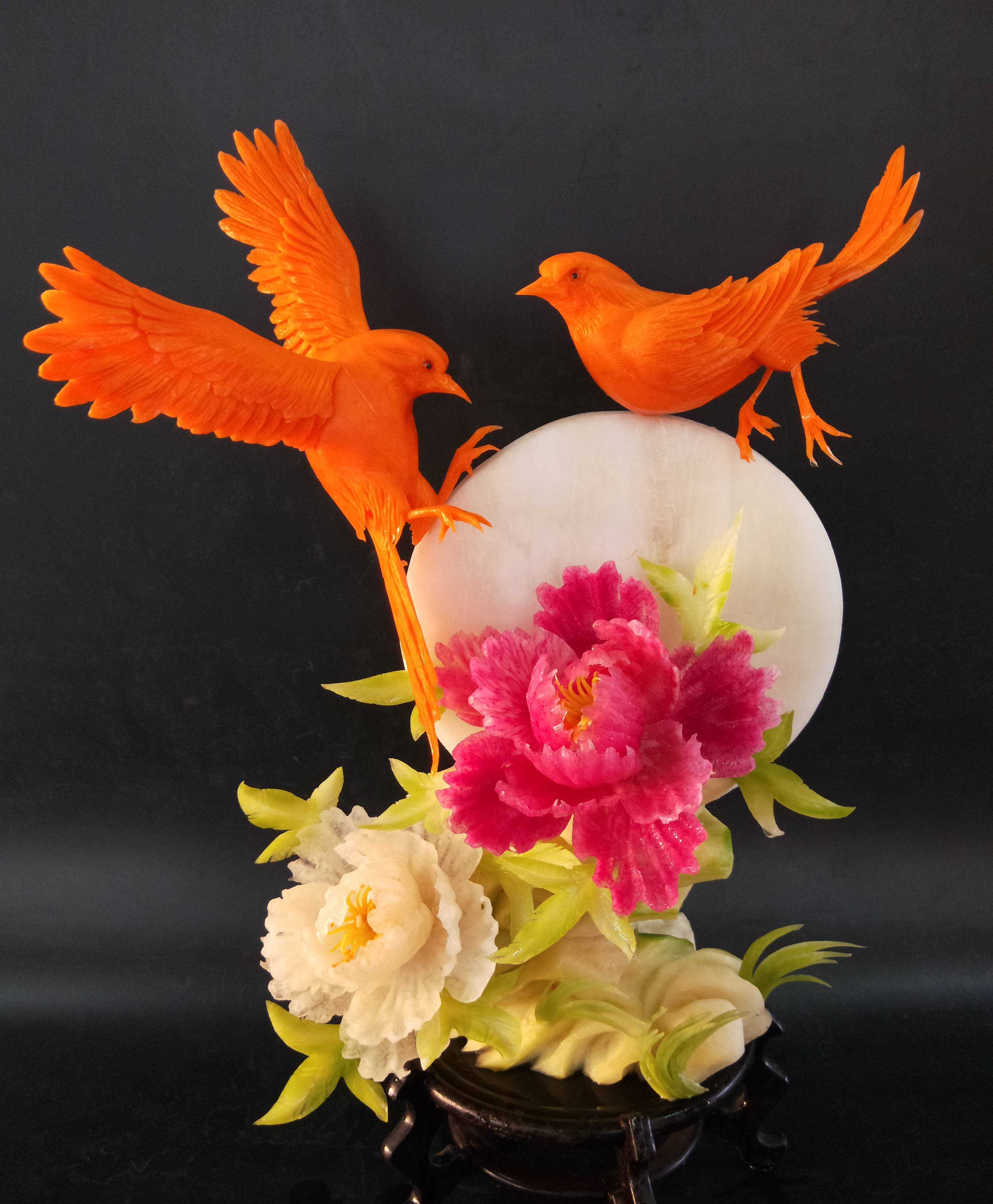 食品雕刻花鸟组合假山图片