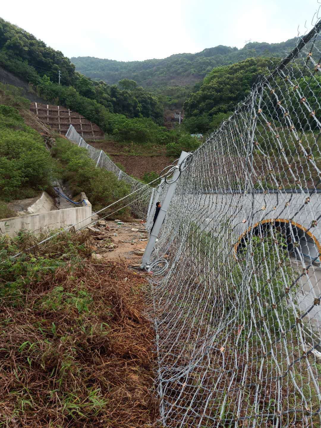 rx菱形护坡拦石防护网郑州rx菱形护坡拦石防护网生产厂家