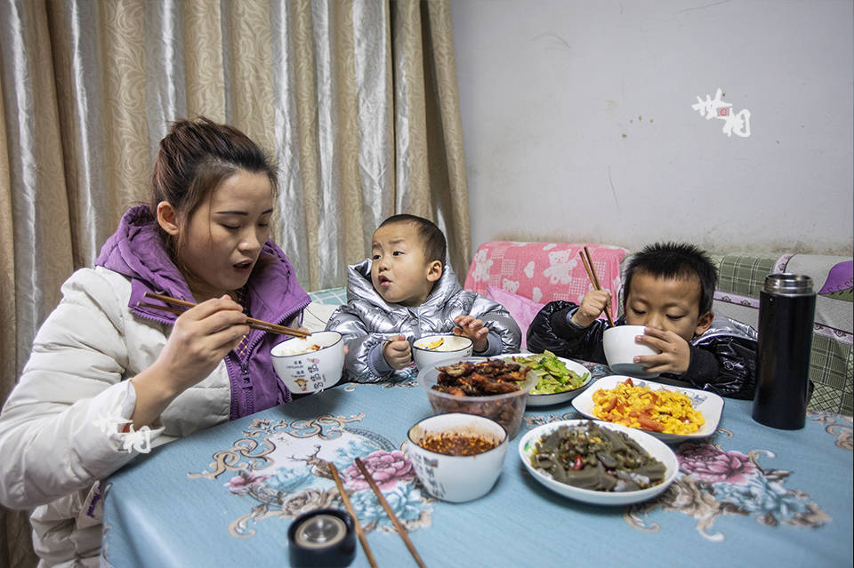 印江|家门口的人工智能训练师