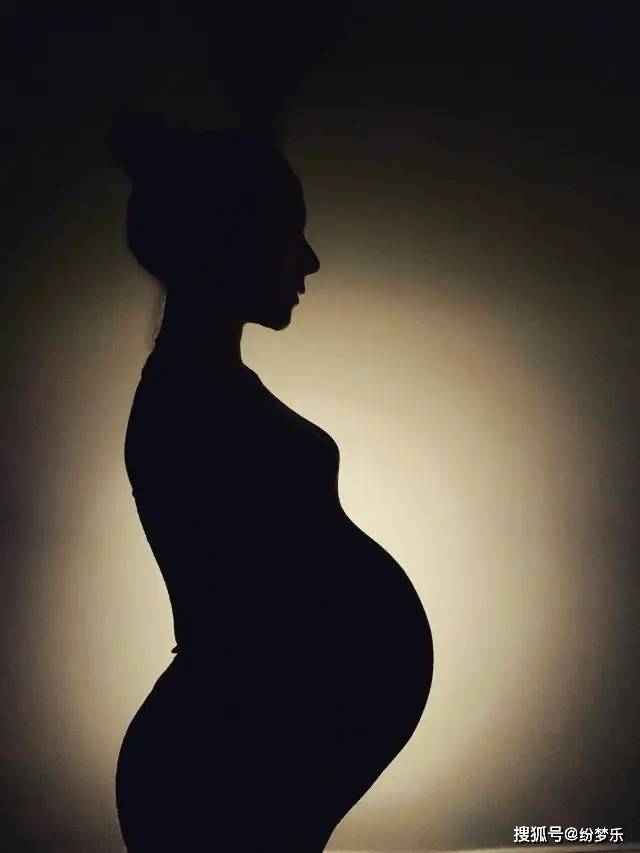 杭州2黄女士怀孕满24周时,突然腰痛,发热,还伴有尿频,尿色加深.