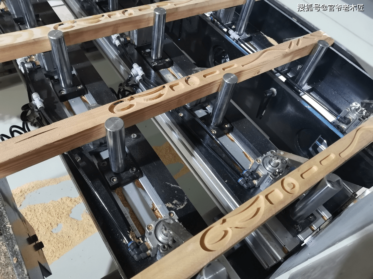 左右工位数控榫槽机_机器_榫眼_榫头