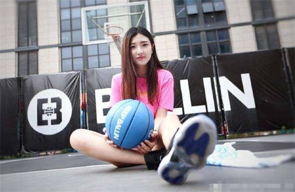 换个方式与篮球为伴 这样的篮球女神你爱了吗?-搜狐大视野-搜狐新闻