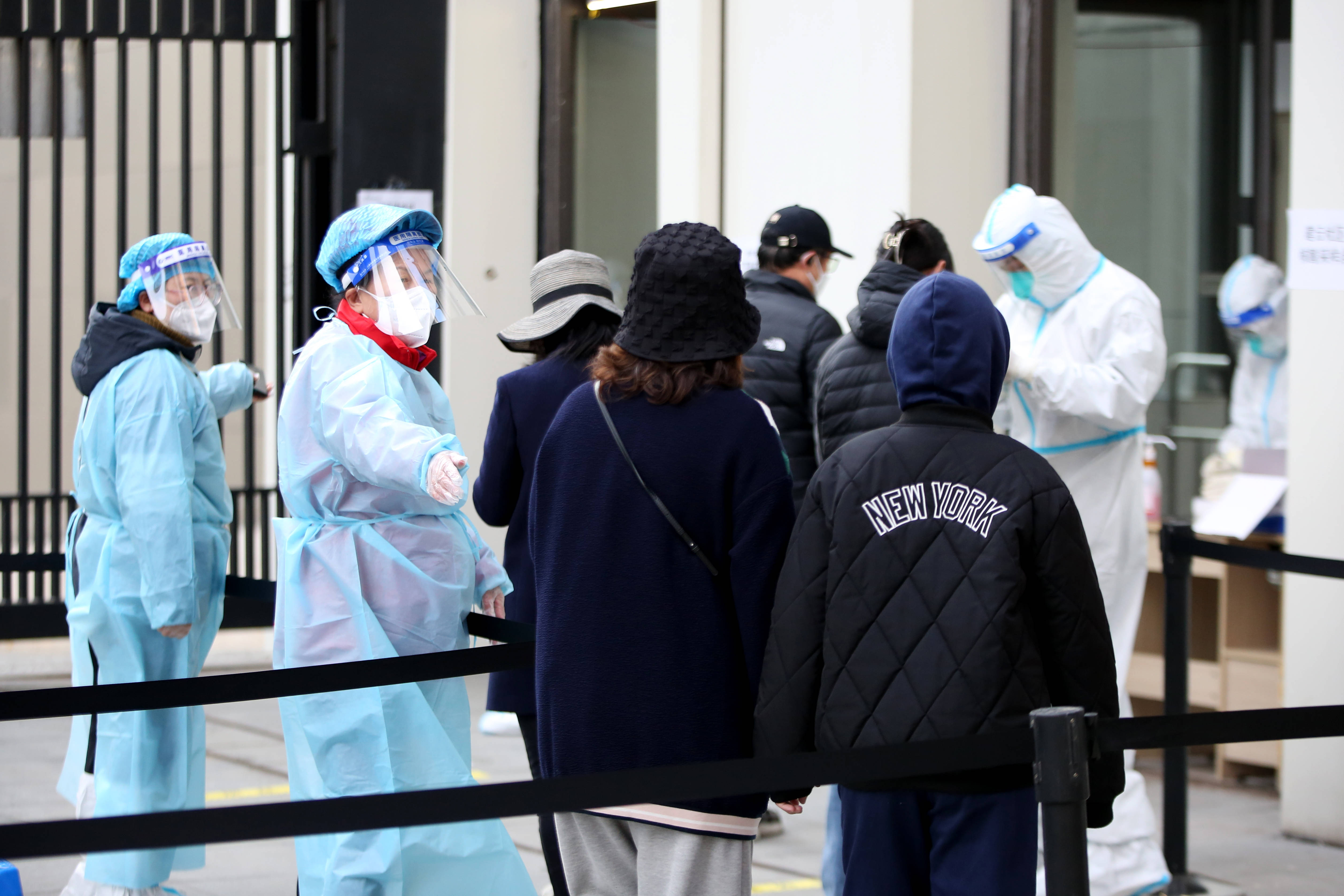 沈阳开展区域核酸检测采样多方配合全覆盖无遗漏