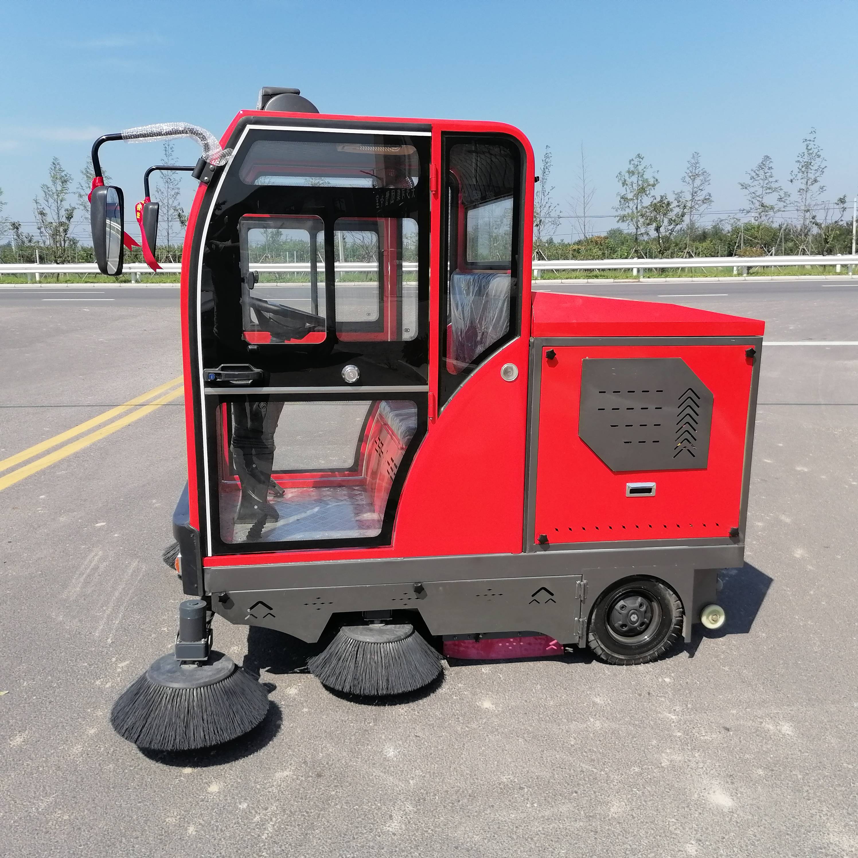 电动扫地车购买套路深小编帮你解决购买问题