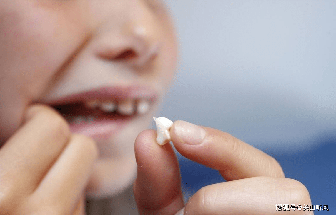 长出一口坚固而漂亮的好牙,免得中年之时患牙痛病,年老之时过早脱牙