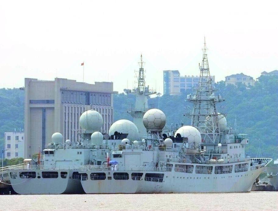 851型电子侦察船就喜欢美国海军看不惯我又无可奈何的样子