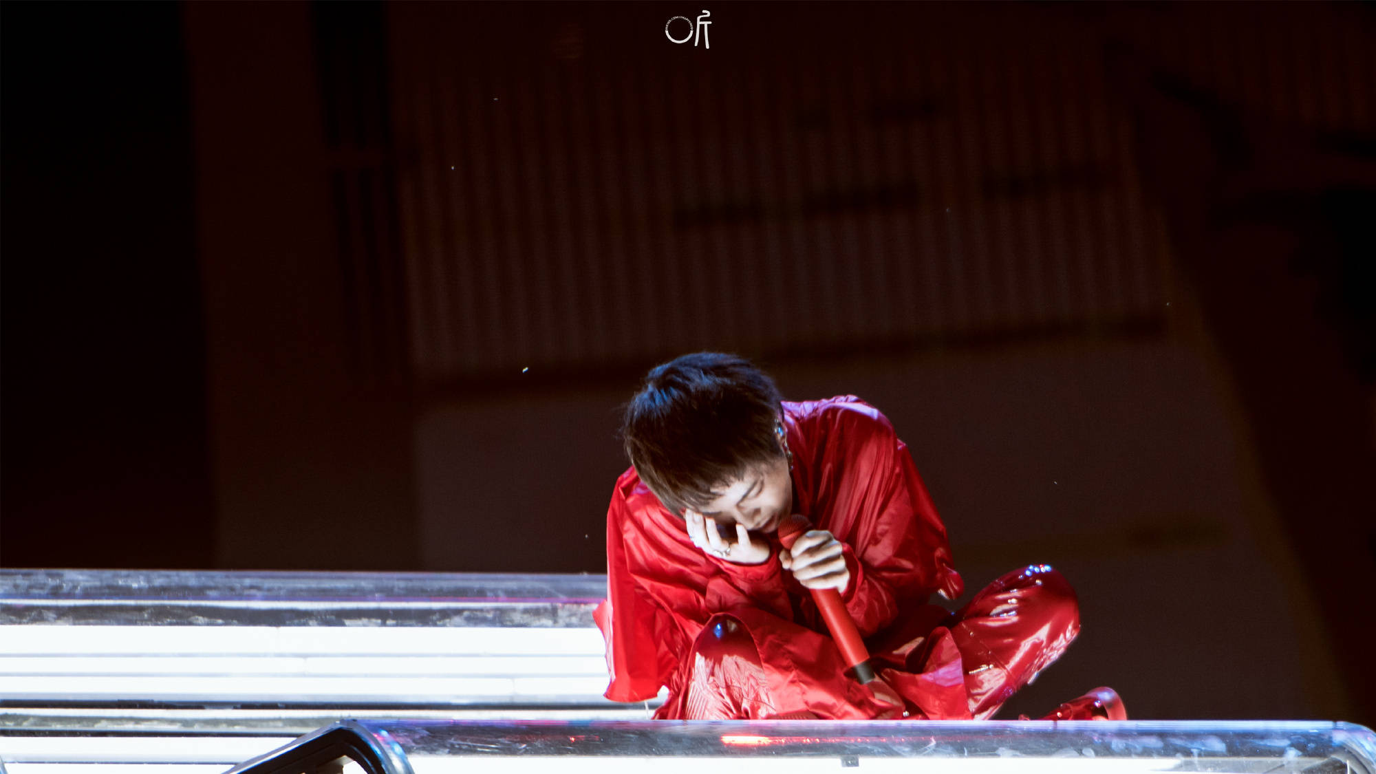 从《癌》到《小镇里的花》,华晨宇将苦难化成从鲜血里开出的花_母亲