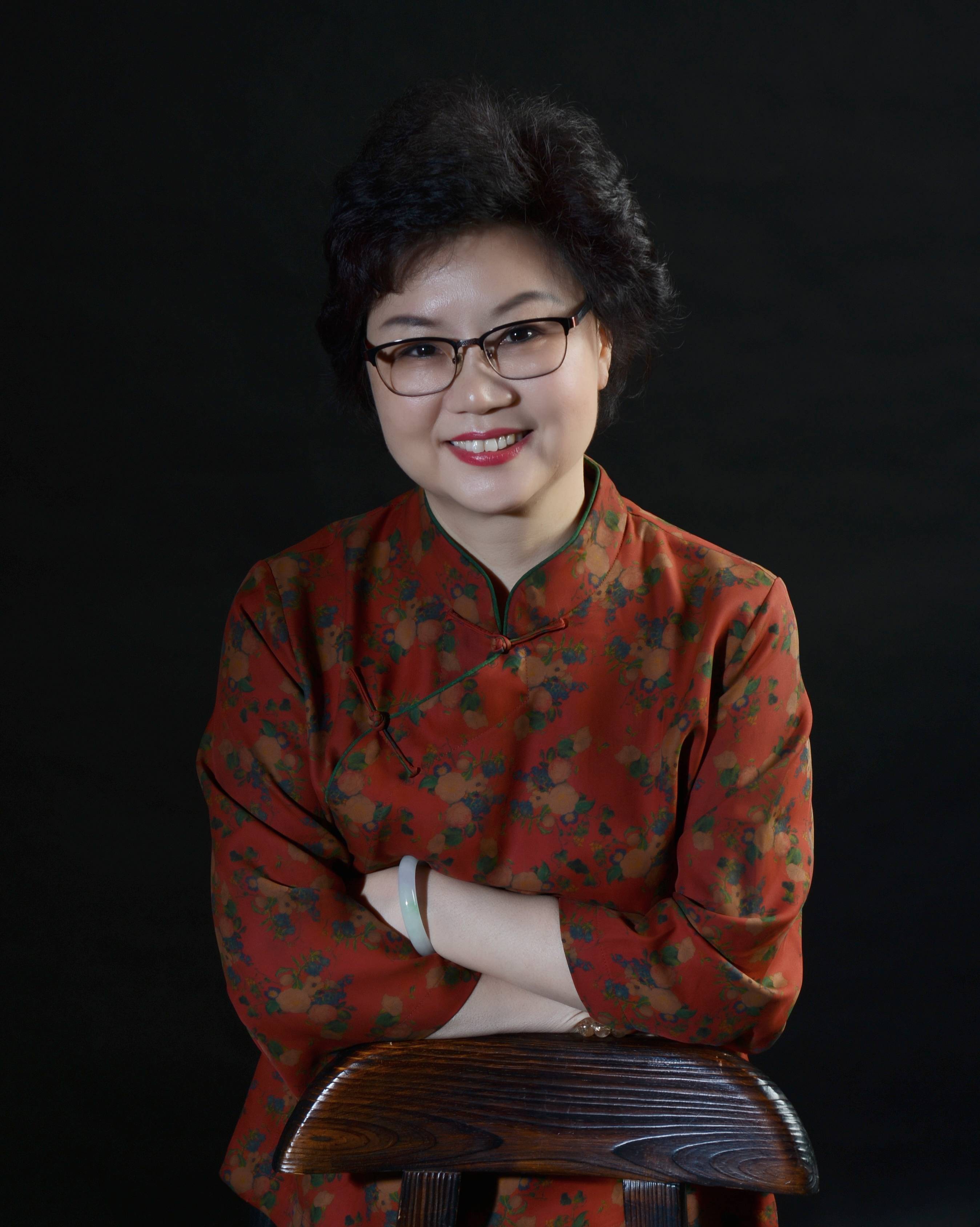 艺术为了和平国际和平艺术家推选人物杨海燕