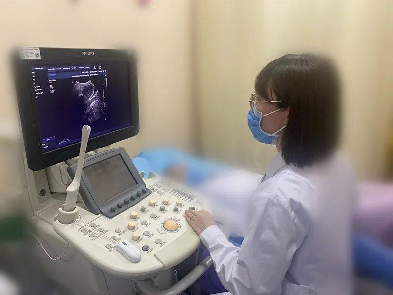 沈丹丹从事超声诊断工作10余年了,她最擅长乳腺,心脏,腹部,阴道超声