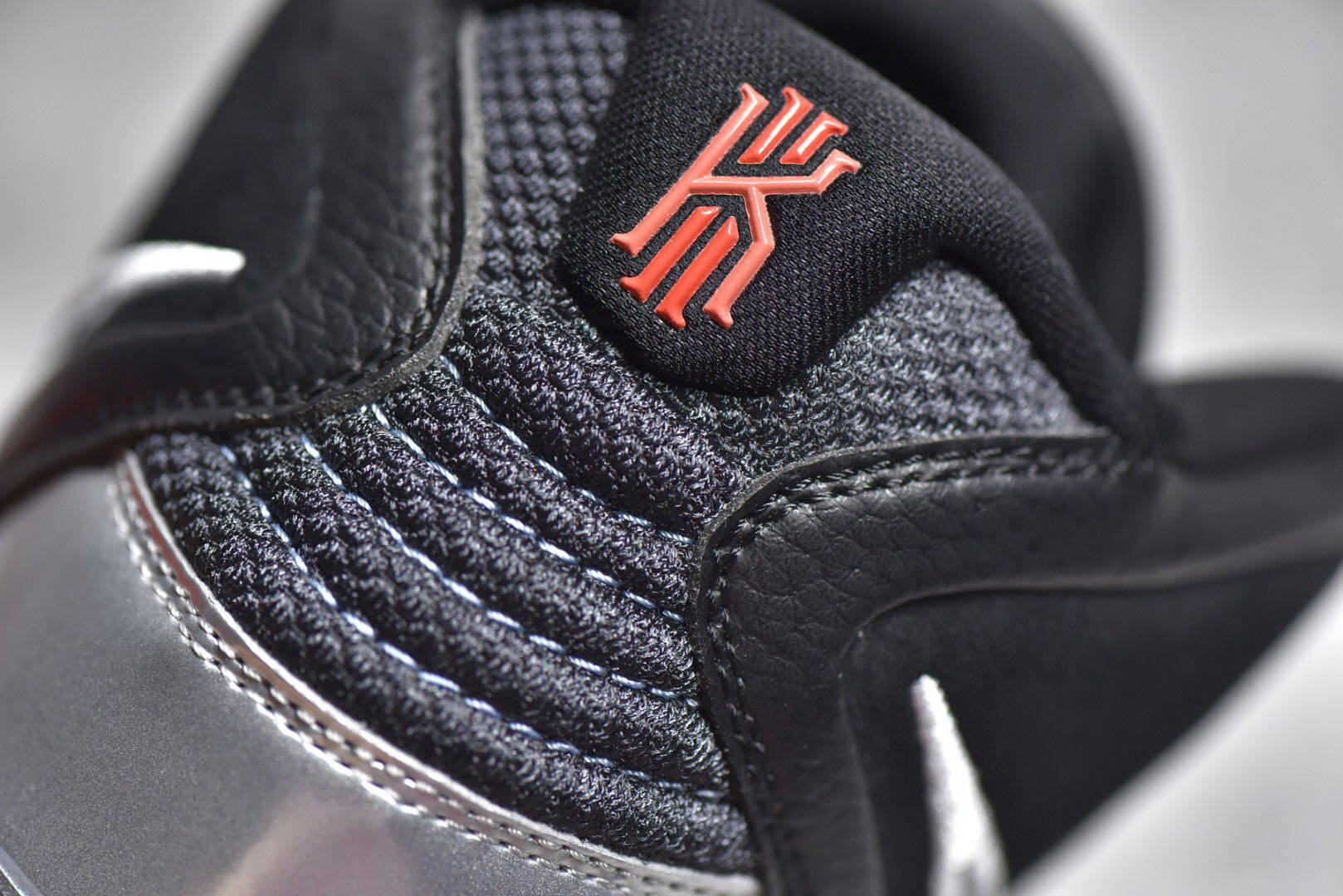 耐克nikekyrie8fireandice欧文8代黑白冰与火可燃冰篮球鞋