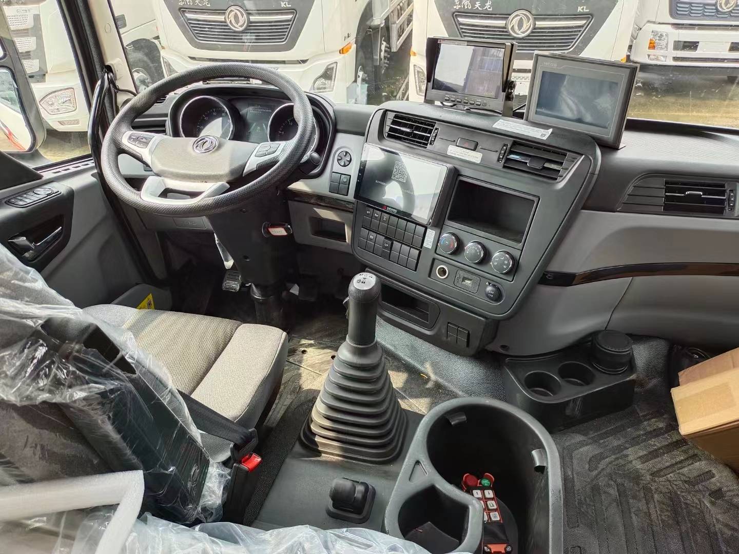 冷藏车华南第一店 畜禽运输车7.6米三轴车