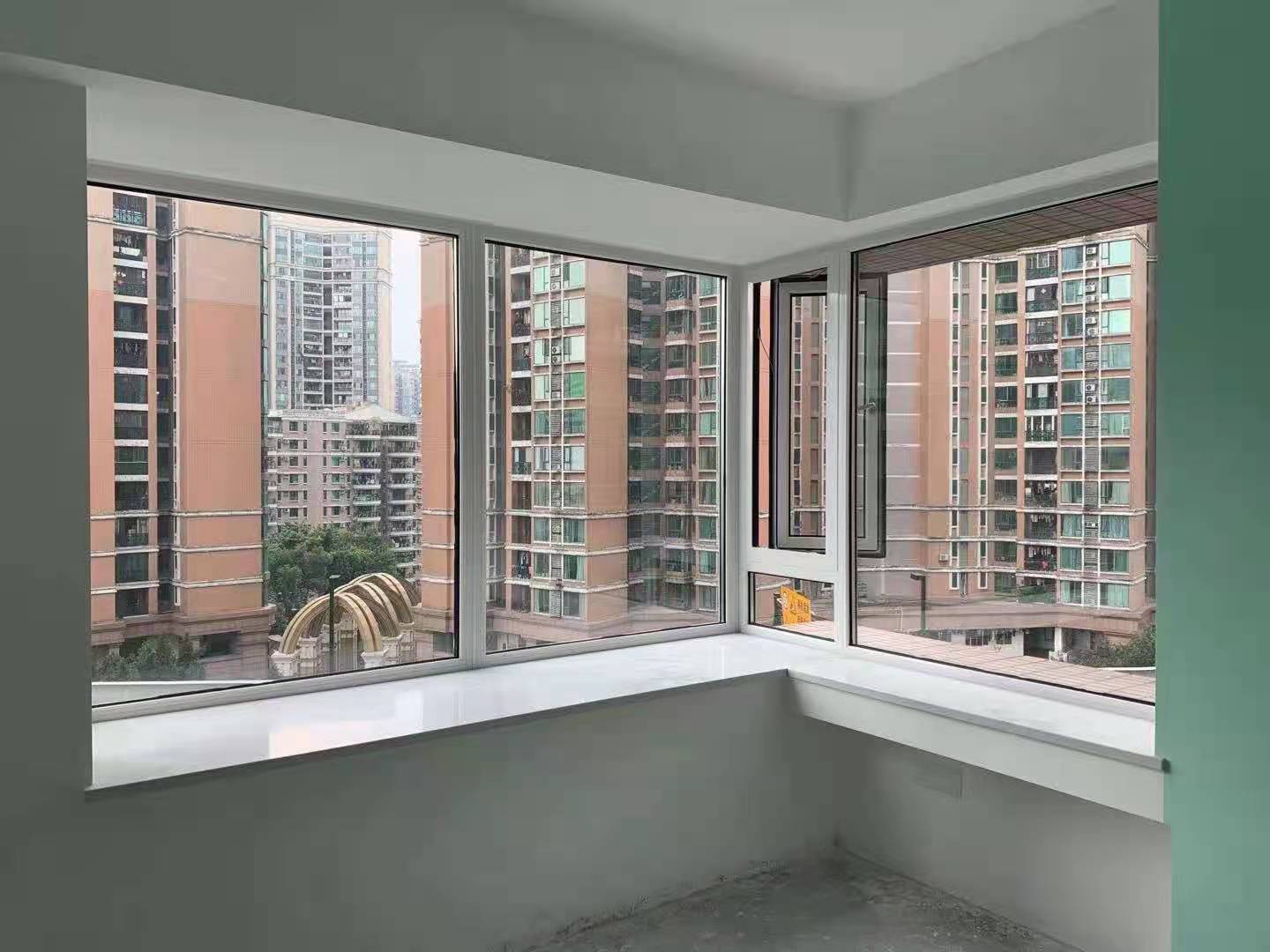 结合这个断桥铝推拉隔音窗定制安装案例,身在深圳的你想要知道"隔音