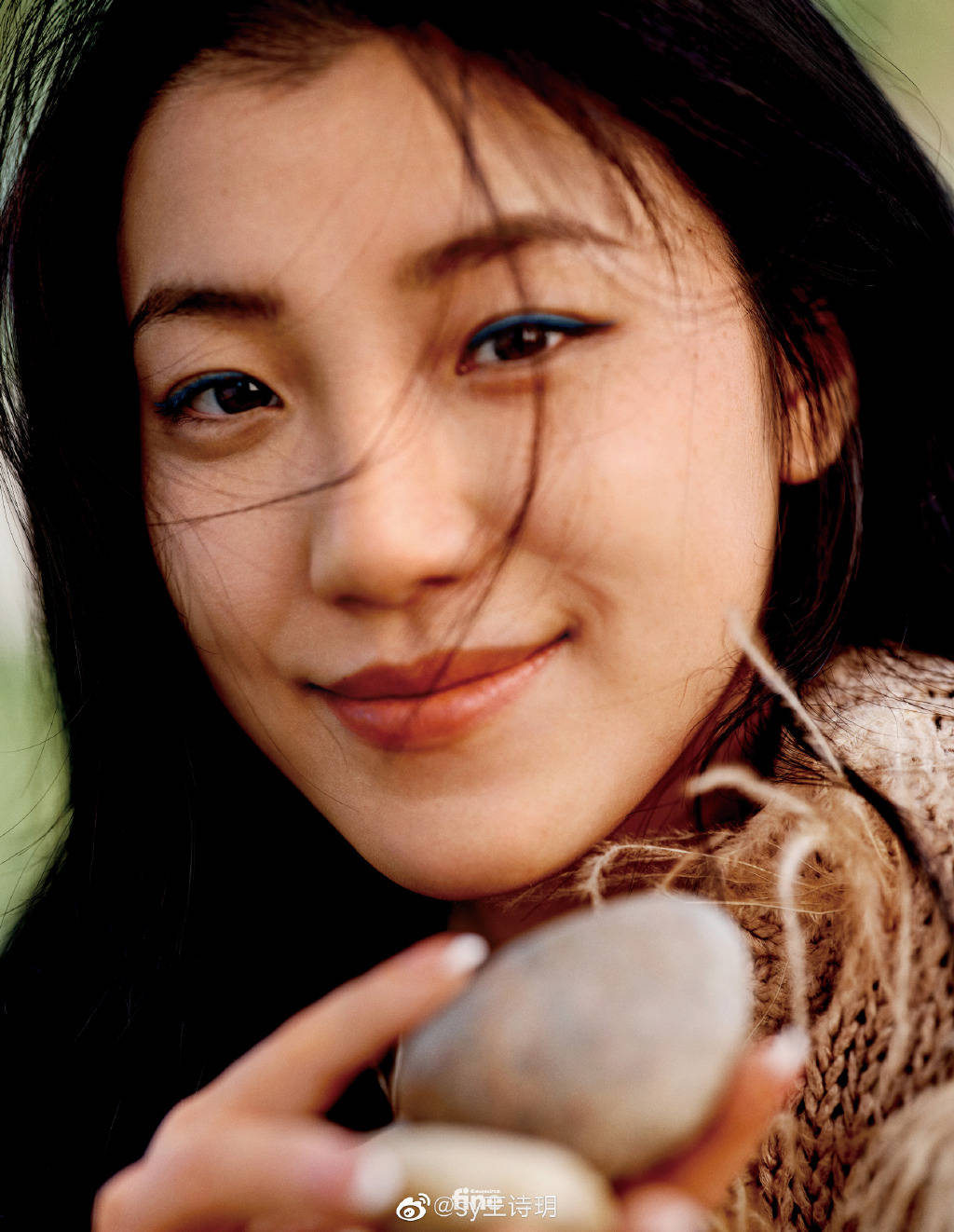 组图:王诗玥柳鑫宇拍摄郊外写真 青春感十足-搜狐大视野-搜狐新闻