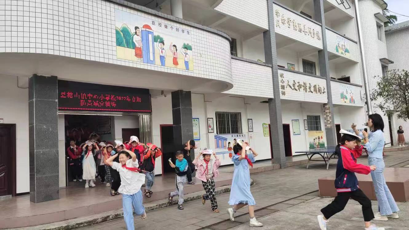 提高学生防震减灾能力合江县榕山镇中心校关工小组在行动