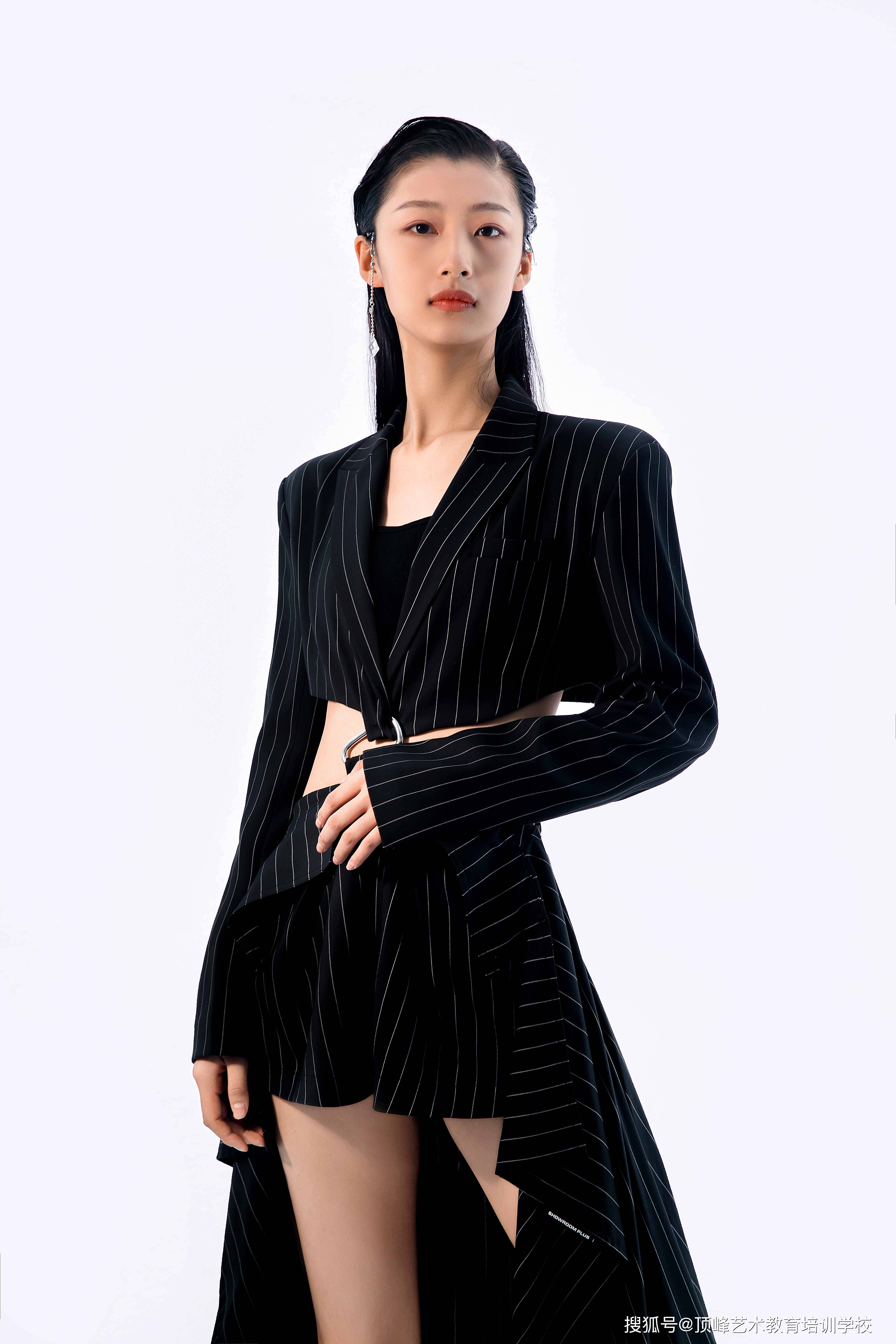 2022服装表演模特艺考学员一顶峰模特艺考培训