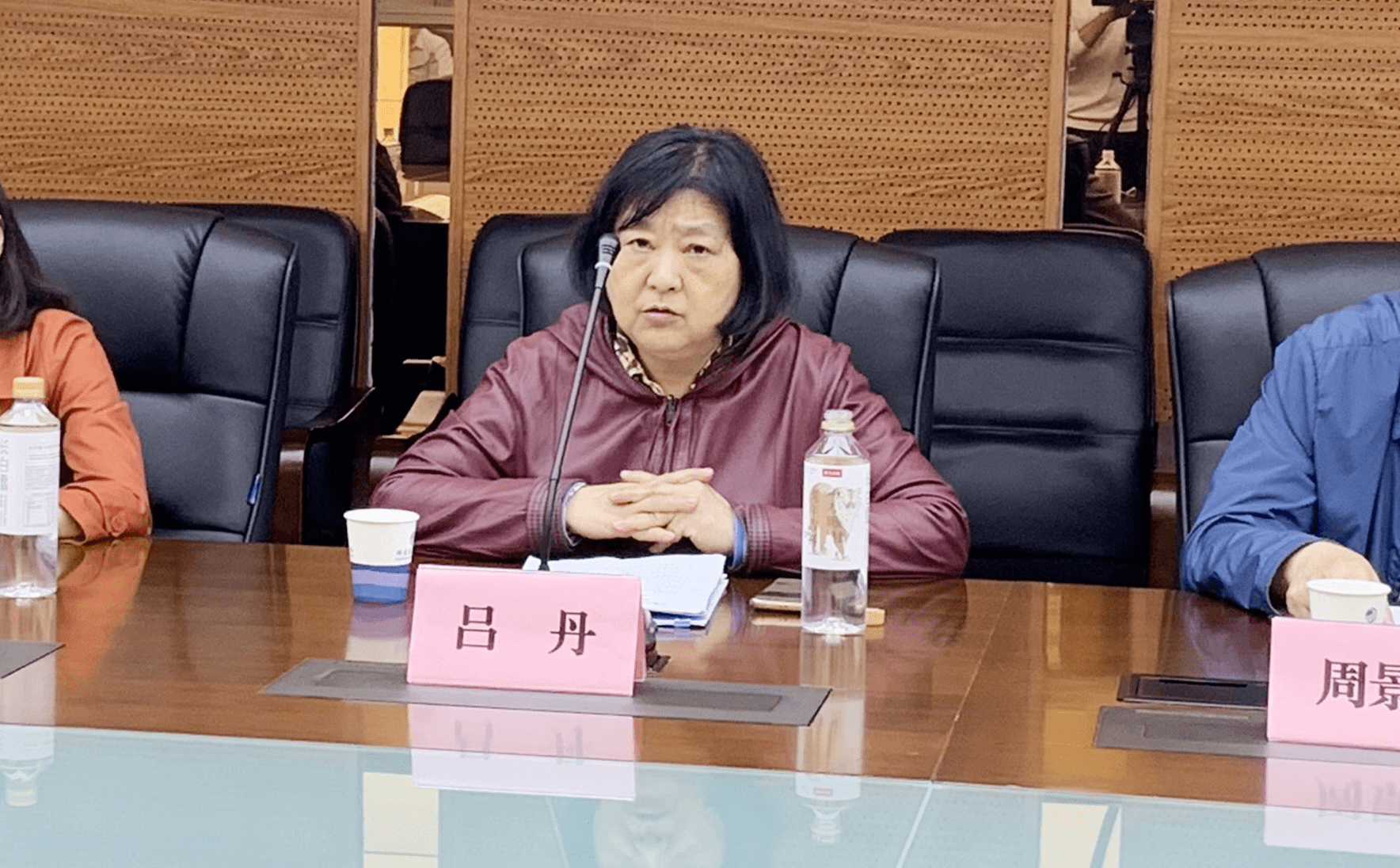 会上,湖南省公路学会副理事长兼秘书长吕丹发表开场致辞,她表示,学会