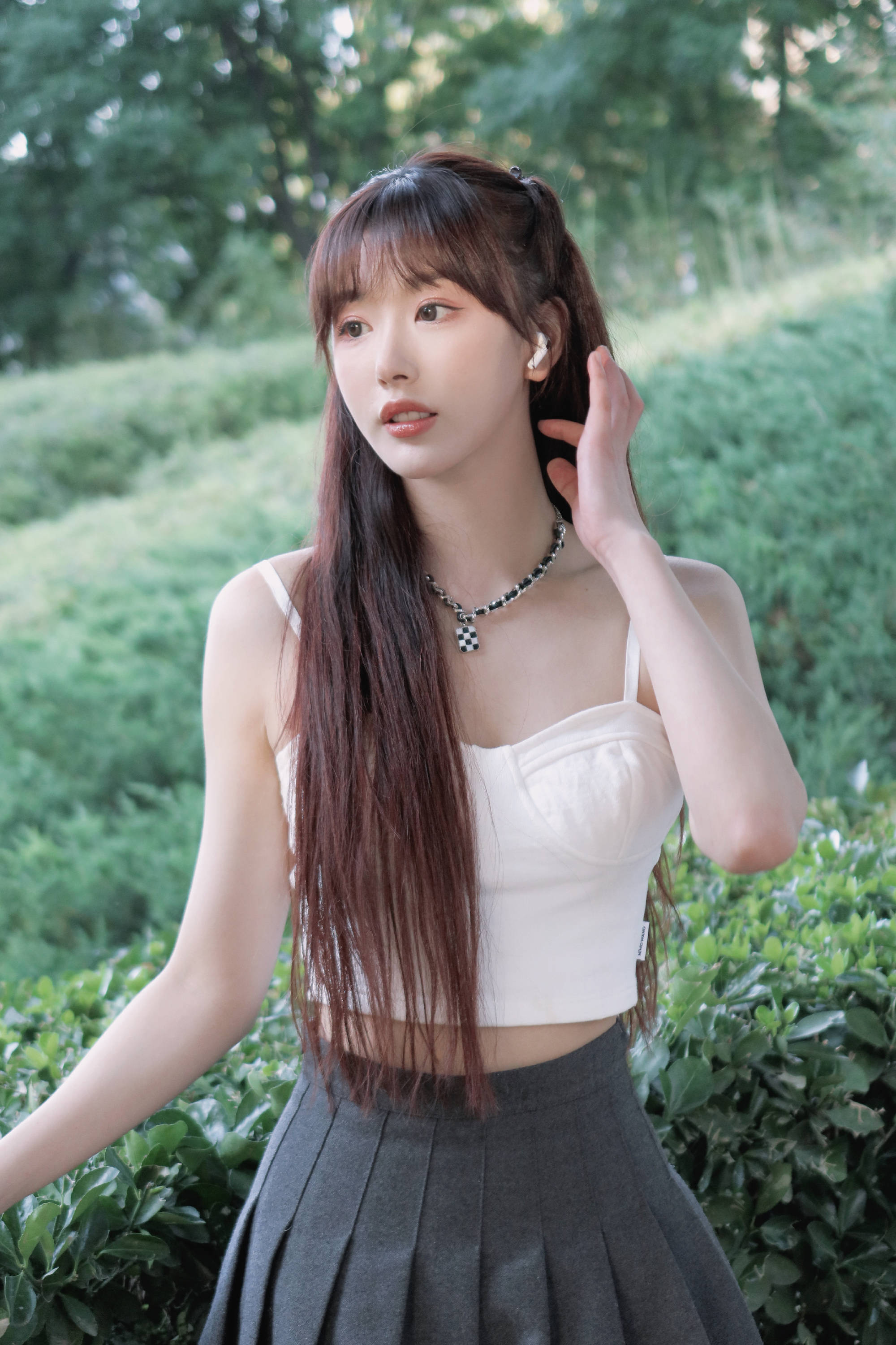 孔雪儿初夏小清新写真 着白色吊带超短裙性感动人-搜狐大视野-搜狐