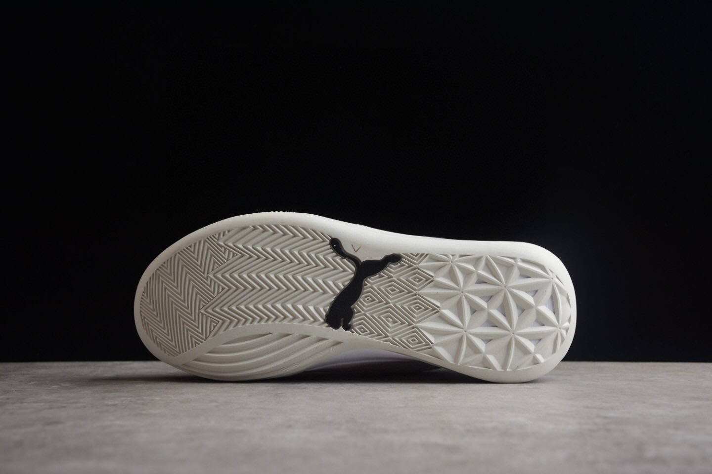 彪马库兹马pumaclydehardwood复古低帮缓震透气篮球鞋