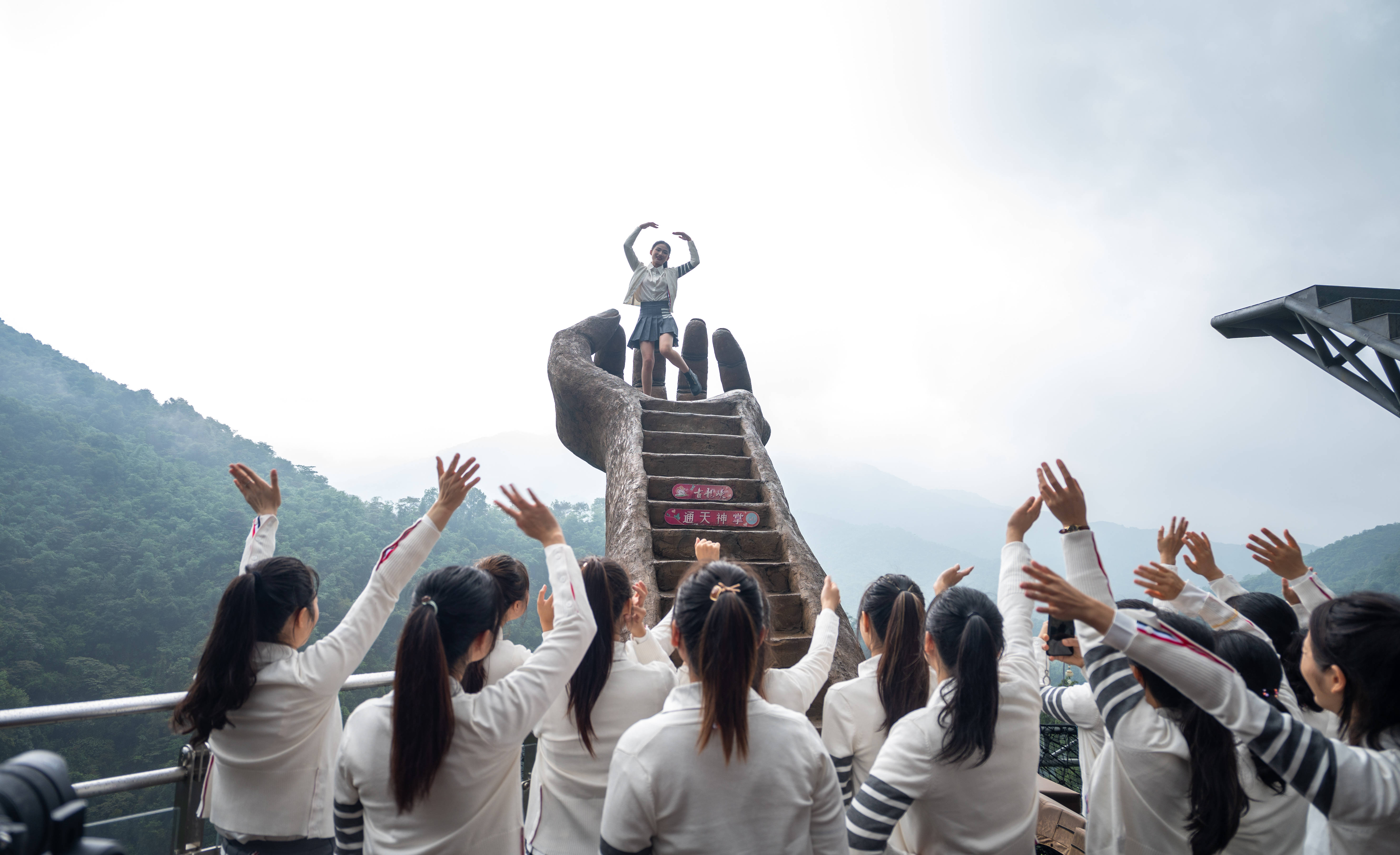 清远｜到广东落差最大的漂流赛道，古龙峡与“浪”共舞