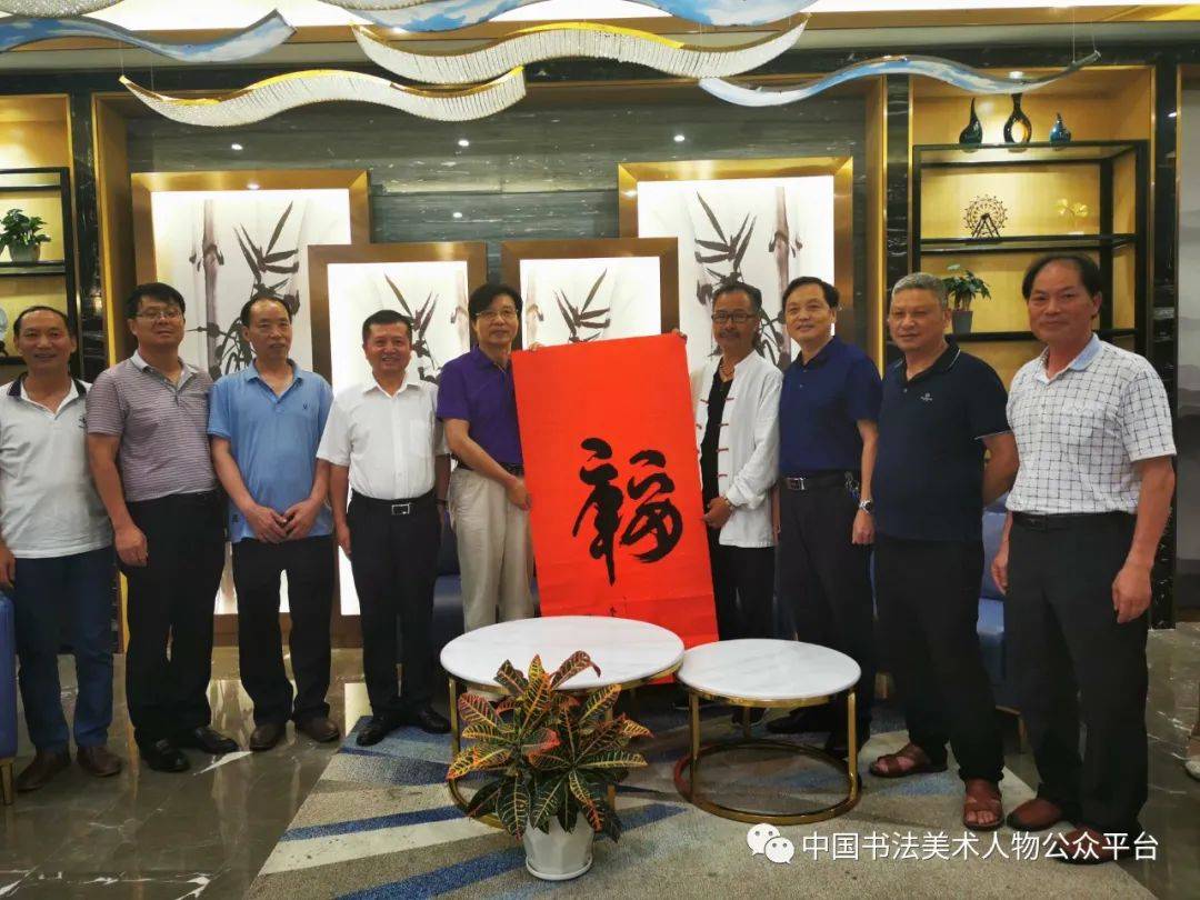 陈飞与安康市广告协会会长周长圆承办了此次活动,他介绍了那次活动有