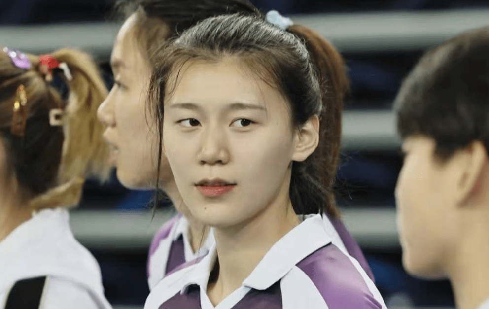 王艺竹为何上不了场?球迷给出原因解析,离队已经成了唯一出路_主攻_中