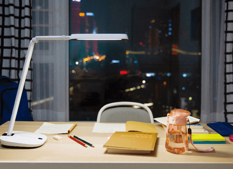 学生用什么台灯对眼睛最好?盘点几款对眼睛非常好的护眼台灯