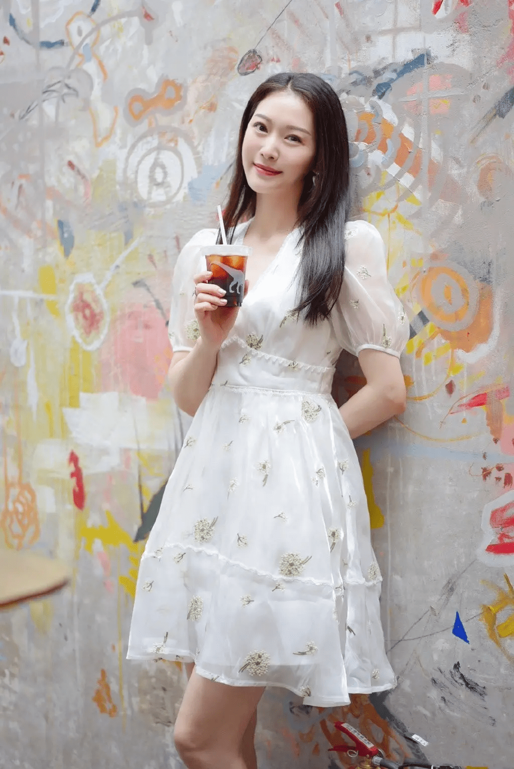 潮汕姑娘谢映玲一袭白色纱裙青春洋溢唯美靓丽