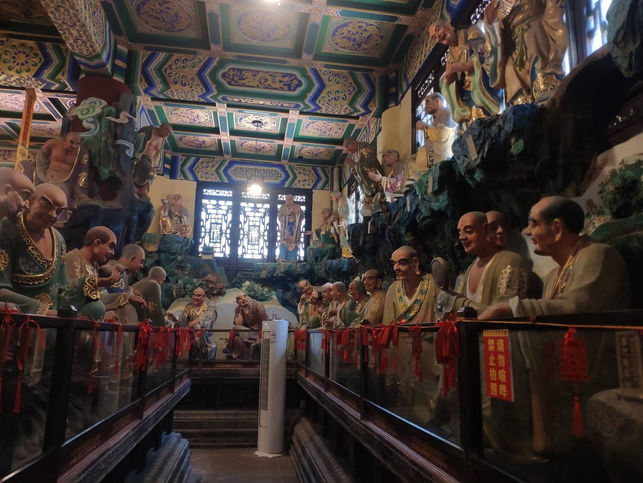 重庆罗汉寺:500尊罗汉每尊高1.5米,制做工序多达20多道