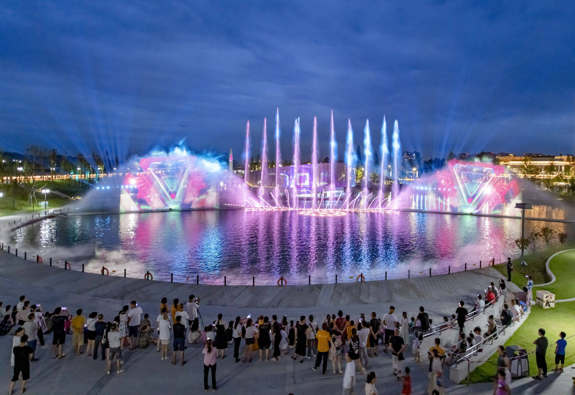 四川青神唤鱼公园灯光秀璀璨夺目